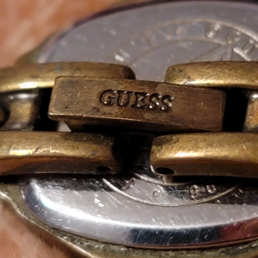 Vintage Guess Watch Womens‎ Bronze Tone Stainless Steel Classic White Dial 1996
